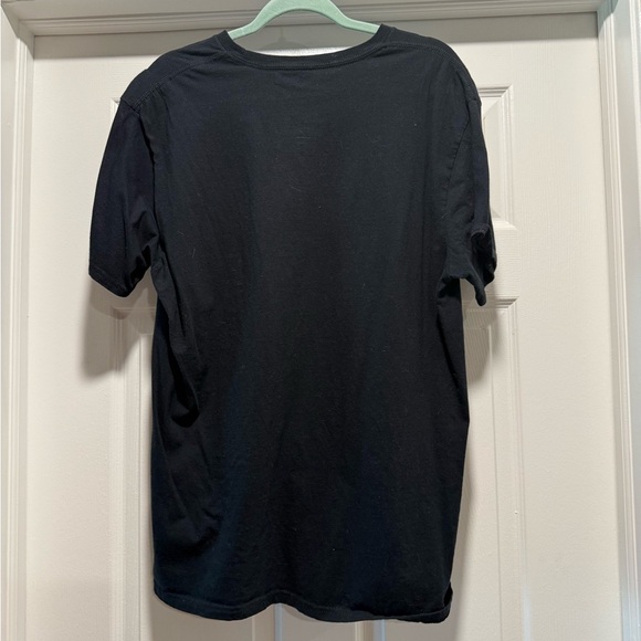 Amazon Black Short Sleeve Tee Teach Love Inspire - Picture 2 of 3